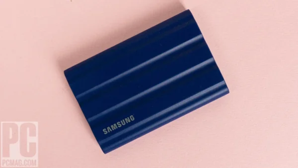 ⁦EXT SSD SAMSUNG 2TB T7 Shield Blue⁩ - الصورة ⁦3⁩