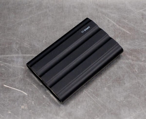 ⁦EXT SSD SAMSUNG 2TB T7 Shield⁩ - الصورة ⁦3⁩